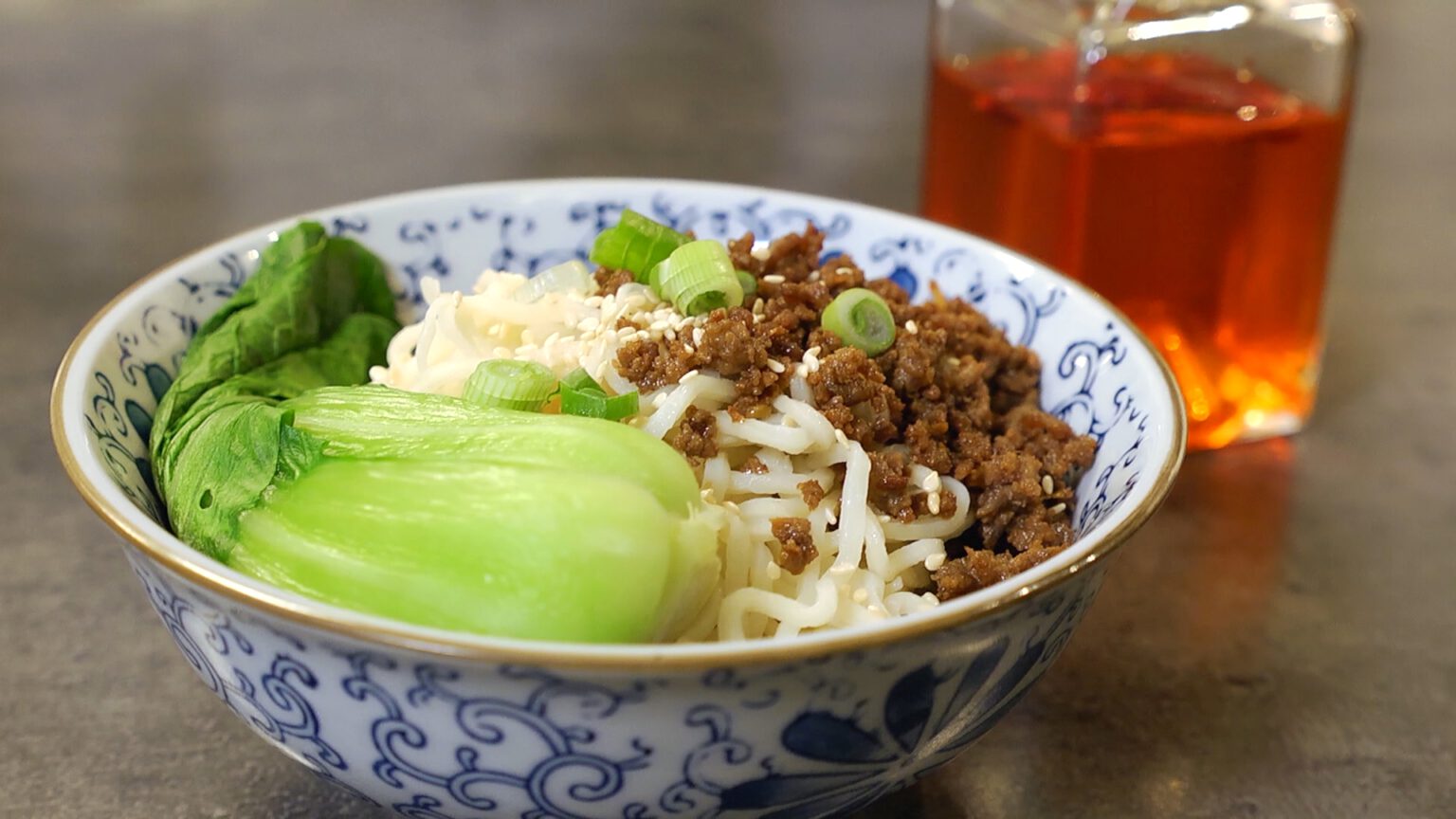 Warum Essen Chinesen So Schnell Warum essen Chinesen eigentlich mit Stäbchen? – Ning kocht Süß-Sauer nicht